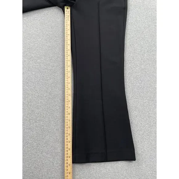 VINCE Mid Rise Pintuck Crop Flare Pant Womens Size 10 Black Pleated Quiet Luxury